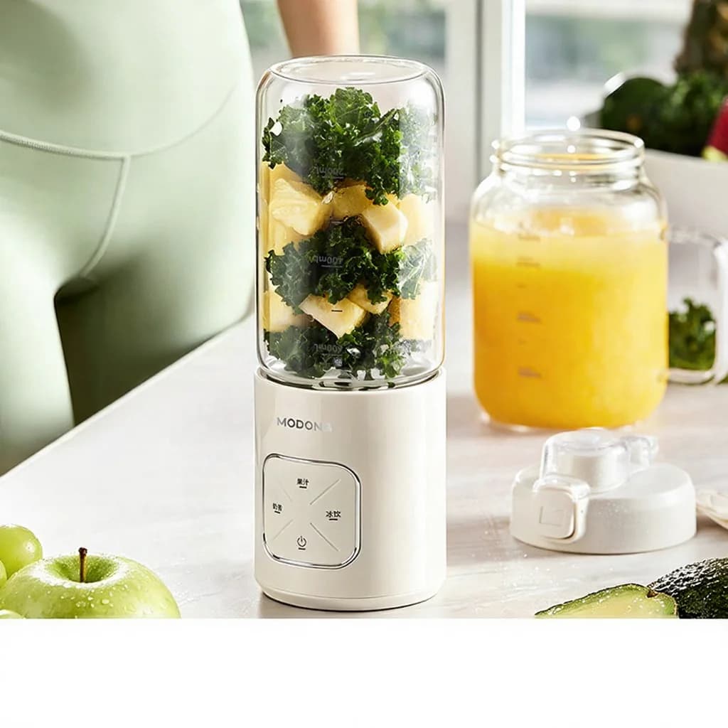 Bärbar sladdlös blendermugg för juice och smoothies