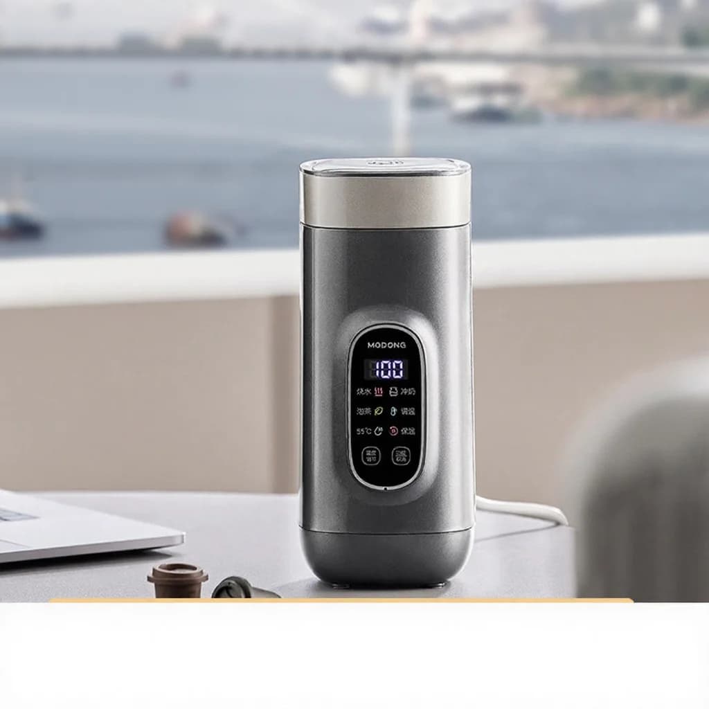 Elektrisk resemugg i titan, 650ml, 220V