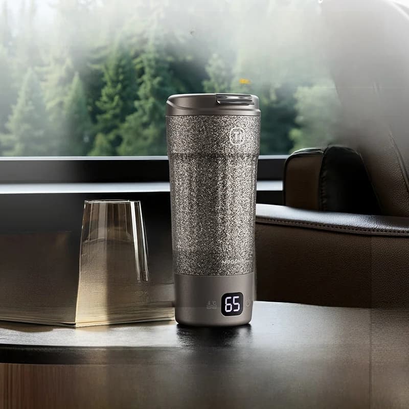 Bärbar elektrisk titanmugg 400 ml temperaturdisplay